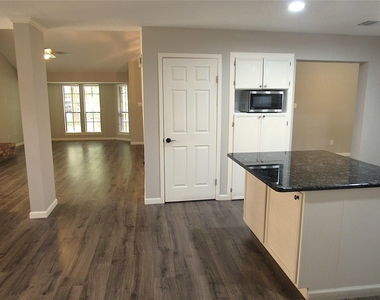 3311 Golden Willow Drive - Photo Thumbnail 16