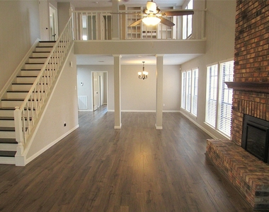 3311 Golden Willow Drive - Photo Thumbnail 4