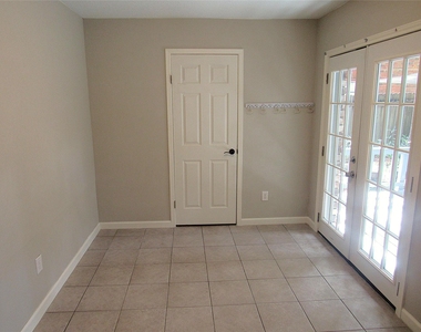 3311 Golden Willow Drive - Photo Thumbnail 17