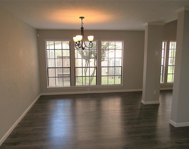3311 Golden Willow Drive - Photo Thumbnail 7