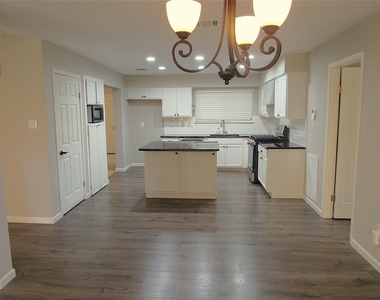 3311 Golden Willow Drive - Photo Thumbnail 8