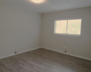 3311 Golden Willow Drive - Photo Thumbnail 28
