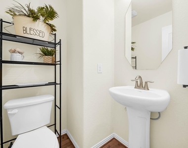 5112 Gable Lane - Photo Thumbnail 6