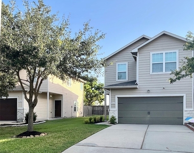 5112 Gable Lane - Photo Thumbnail 1
