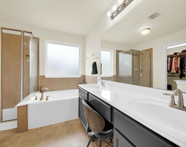 5112 Gable Lane - Photo Thumbnail 9