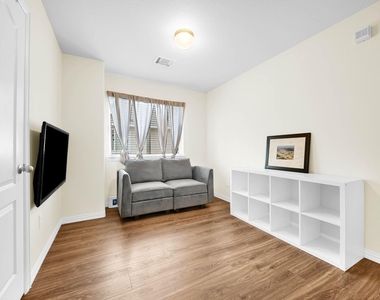 5112 Gable Lane - Photo Thumbnail 11