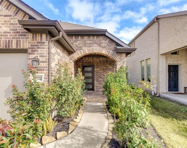 6022 Bristol Spur Lane - Photo Thumbnail 3