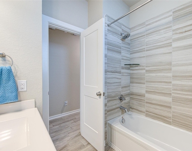 6022 Bristol Spur Lane - Photo Thumbnail 31