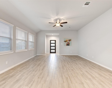 6022 Bristol Spur Lane - Photo Thumbnail 5