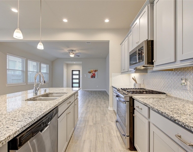 6022 Bristol Spur Lane - Photo Thumbnail 16