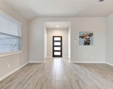 6022 Bristol Spur Lane - Photo Thumbnail 4