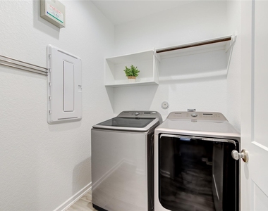 6022 Bristol Spur Lane - Photo Thumbnail 2