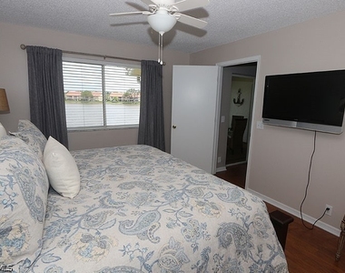 7812 Emerald Circle - Photo Thumbnail 4