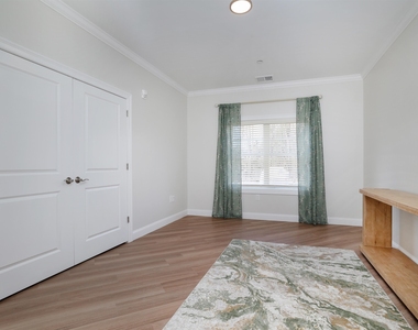 74 Rockingham - Photo Thumbnail 13