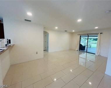 745 Evening Shade Lane - Photo Thumbnail 6