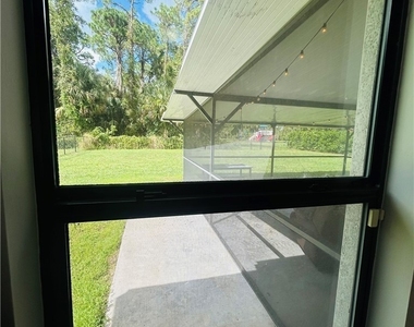 745 Evening Shade Lane - Photo Thumbnail 16