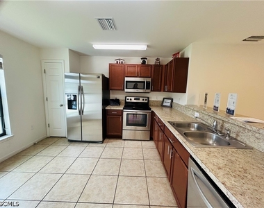 745 Evening Shade Lane - Photo Thumbnail 5