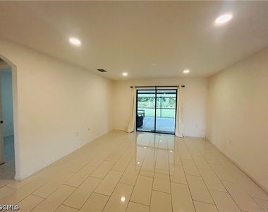 745 Evening Shade Lane - Photo Thumbnail 7