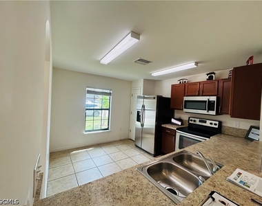 745 Evening Shade Lane - Photo Thumbnail 4