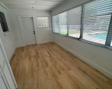 5305 Cocoa Court - Photo Thumbnail 11