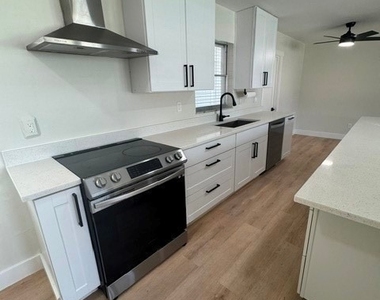 5305 Cocoa Court - Photo Thumbnail 5