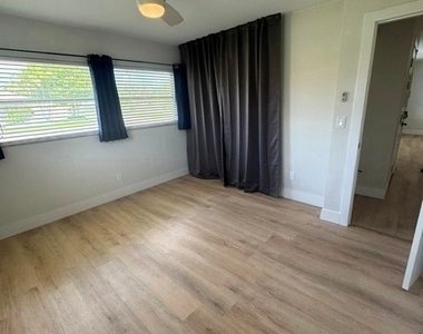 5305 Cocoa Court - Photo Thumbnail 8