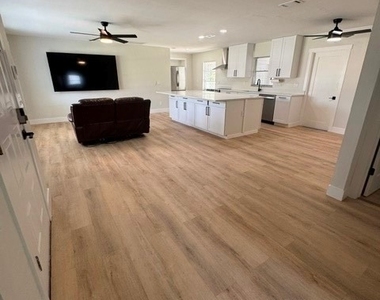 5305 Cocoa Court - Photo Thumbnail 2
