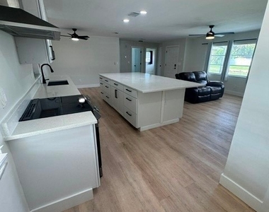 5305 Cocoa Court - Photo Thumbnail 4