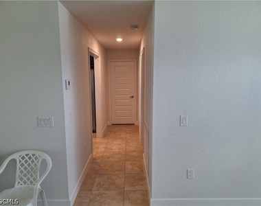 1923 Villia Street - Photo Thumbnail 24