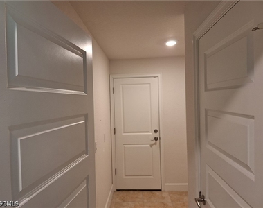 1923 Villia Street - Photo Thumbnail 25