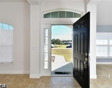 1923 Villia Street - Photo Thumbnail 2
