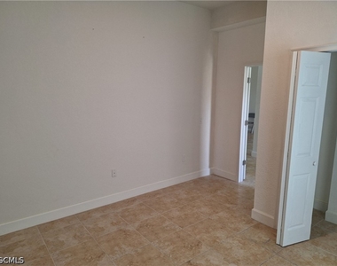 1923 Villia Street - Photo Thumbnail 23