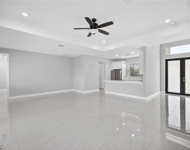 1715 Sw 3rd Street - Photo Thumbnail 3