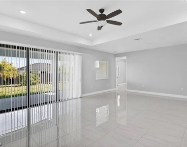 1715 Sw 3rd Street - Photo Thumbnail 4