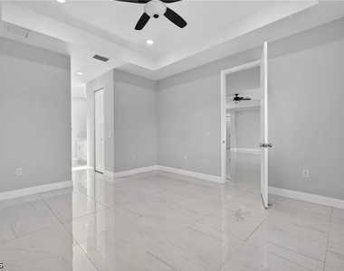 1715 Sw 3rd Street - Photo Thumbnail 11