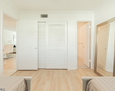 72 7th Street S - Photo Thumbnail 16