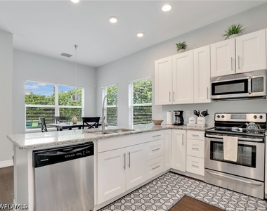 3037 Lunar Street - Photo Thumbnail 6