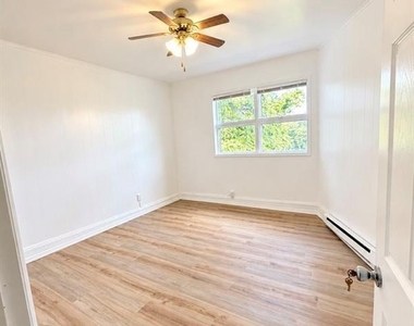 22 Sunset - Photo Thumbnail 3