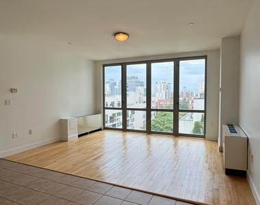 110 4th Avenue - Photo Thumbnail 2