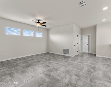 8432 Paragrass Avenue - Photo Thumbnail 18