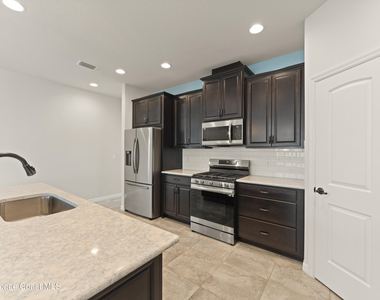 8432 Paragrass Avenue - Photo Thumbnail 7