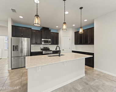 8432 Paragrass Avenue - Photo Thumbnail 6