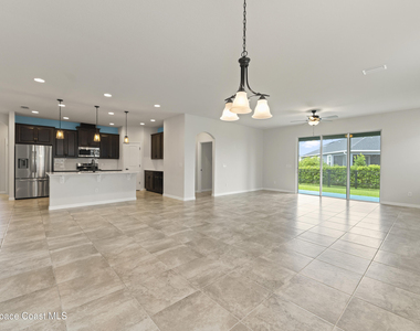 8432 Paragrass Avenue - Photo Thumbnail 4