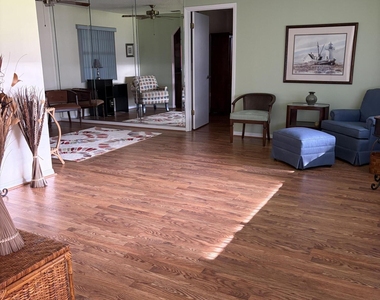 629 Ebony Street - Photo Thumbnail 5