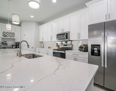 3010 Eldron Boulevard Se - Photo Thumbnail 8