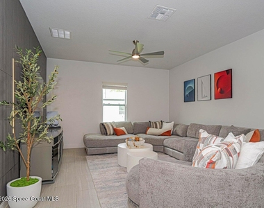 3010 Eldron Boulevard Se - Photo Thumbnail 9