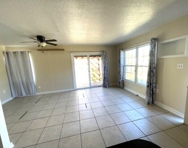 2127 Smathers Circle N - Photo Thumbnail 1