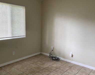 481 Harrington Street Sw - Photo Thumbnail 14
