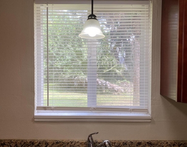 481 Harrington Street Sw - Photo Thumbnail 5