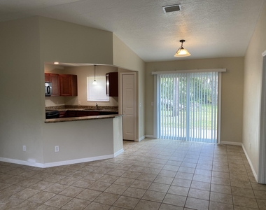 481 Harrington Street Sw - Photo Thumbnail 1